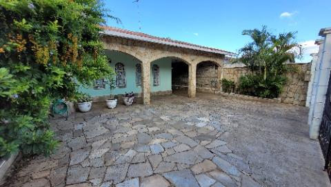 Casa, 5 quartos, 223 m² - Foto 1