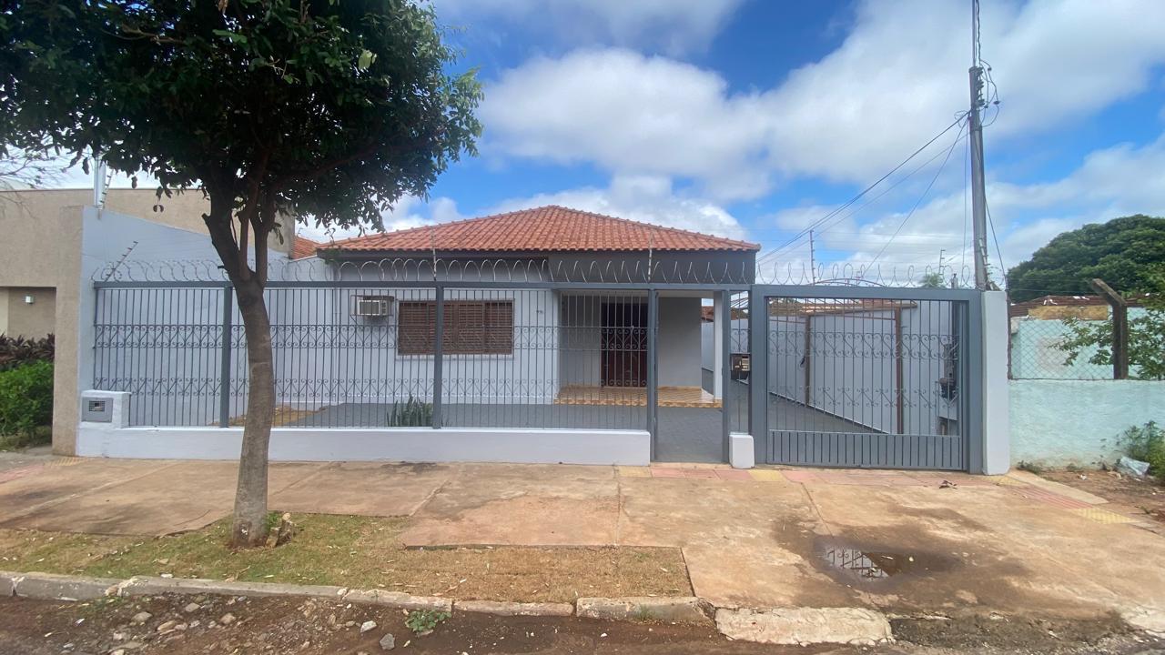 Casa, 7 quartos, 184 m² - Foto 1