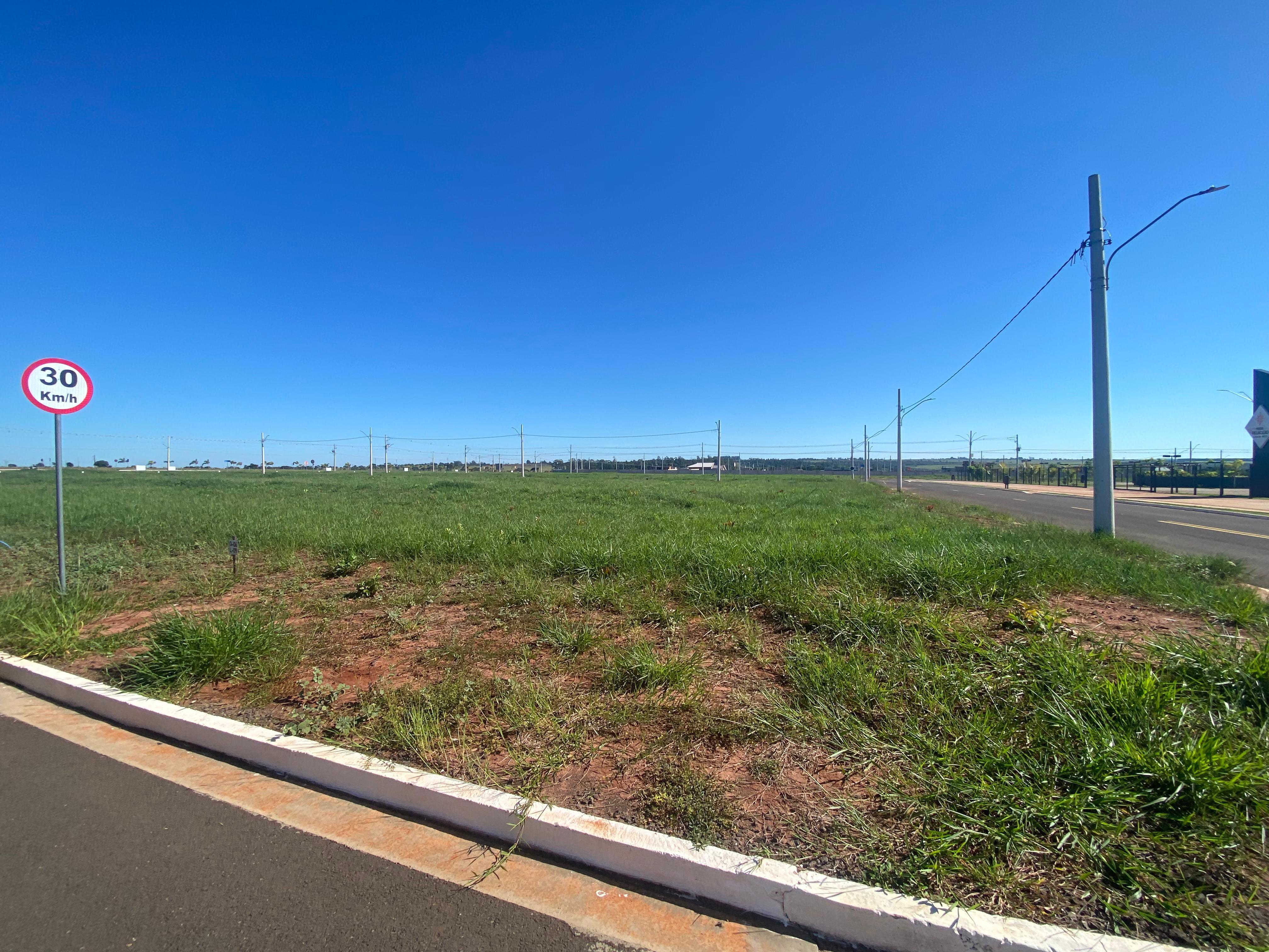 Terreno à venda com 1 quarto, 403m² - Foto 4
