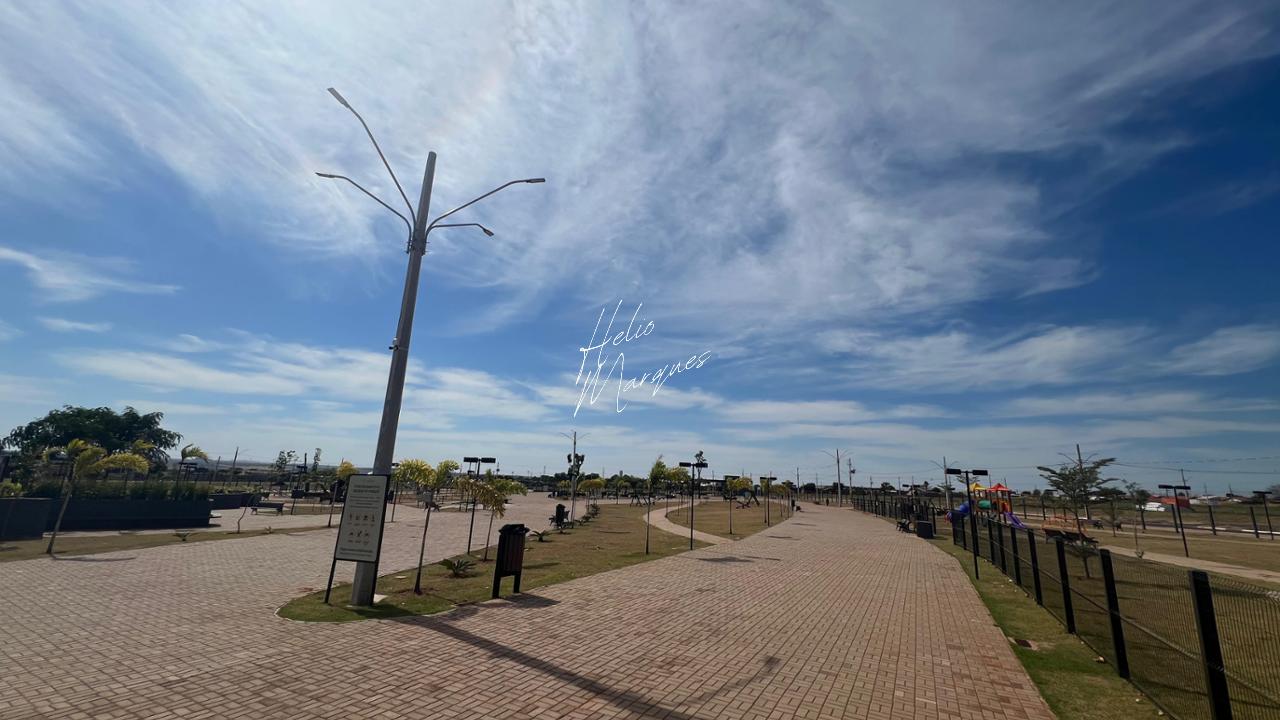 Terreno à venda com 1 quarto, 403m² - Foto 2