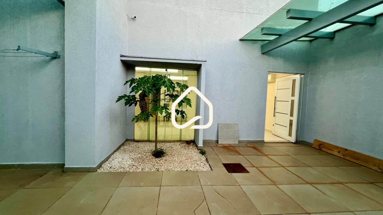 Casa, 3 quartos, 194 m² - Foto 2