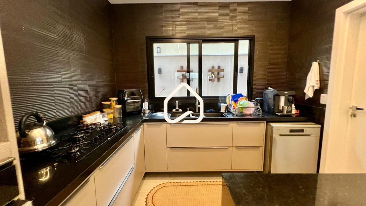 Sobrado, 4 quartos, 242 m² - Foto 4